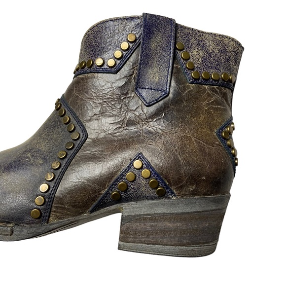 Corral Brown and Grey Star Round Toe Ankle Boots - Picture 5 of 12